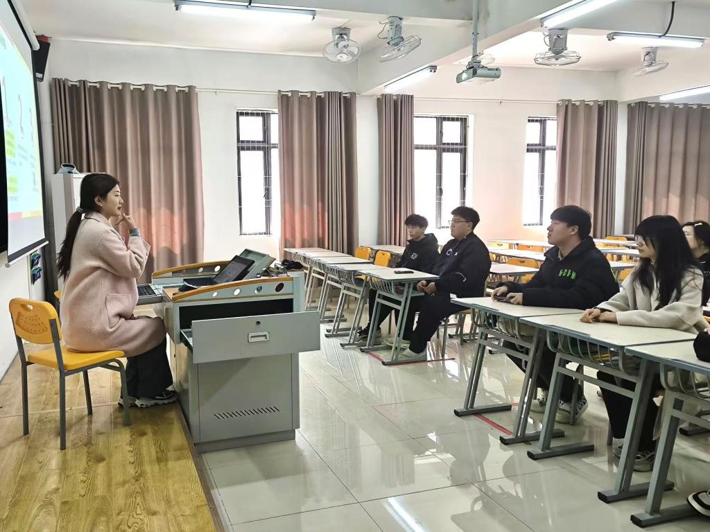 守護心靈之窗 學校心理咨詢中心開展接線培訓，打造專業教育信息咨詢服務體系